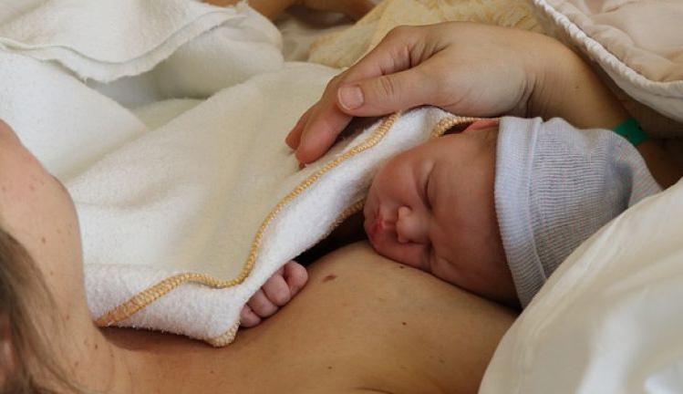 Indemnizan con 416.000 euros a un hombre cuyo bebé murió por errores en el parto en Murcia
